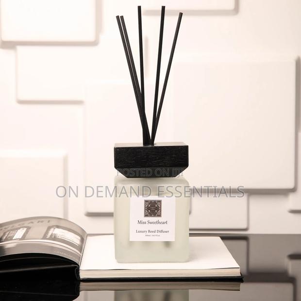Luxury Reed Diffuser (R-23)
 Capacity: 500ml