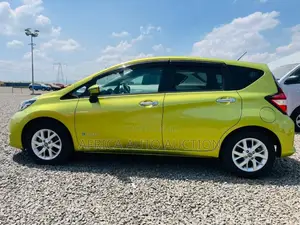 Nissan Note 1.2 Hybrid 2020 Green