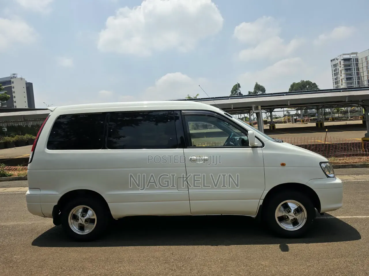 Toyota TownAce Noah 2000 White