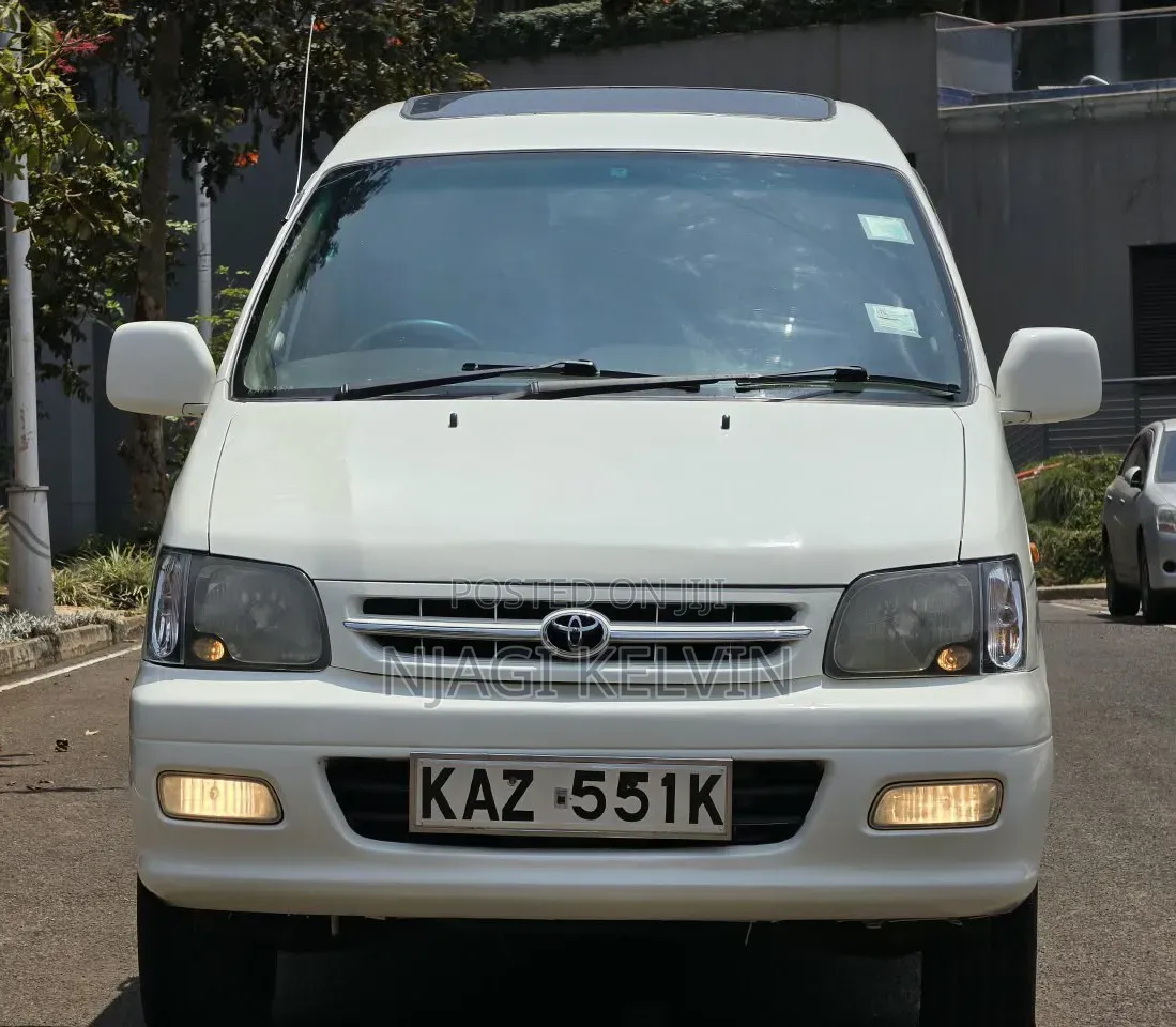 Toyota TownAce Noah 2000 White