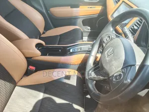 Honda Vezel 2019 Red
