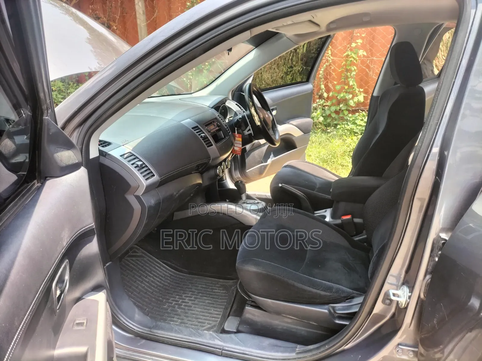 Mitsubishi Outlander 2011 Gray