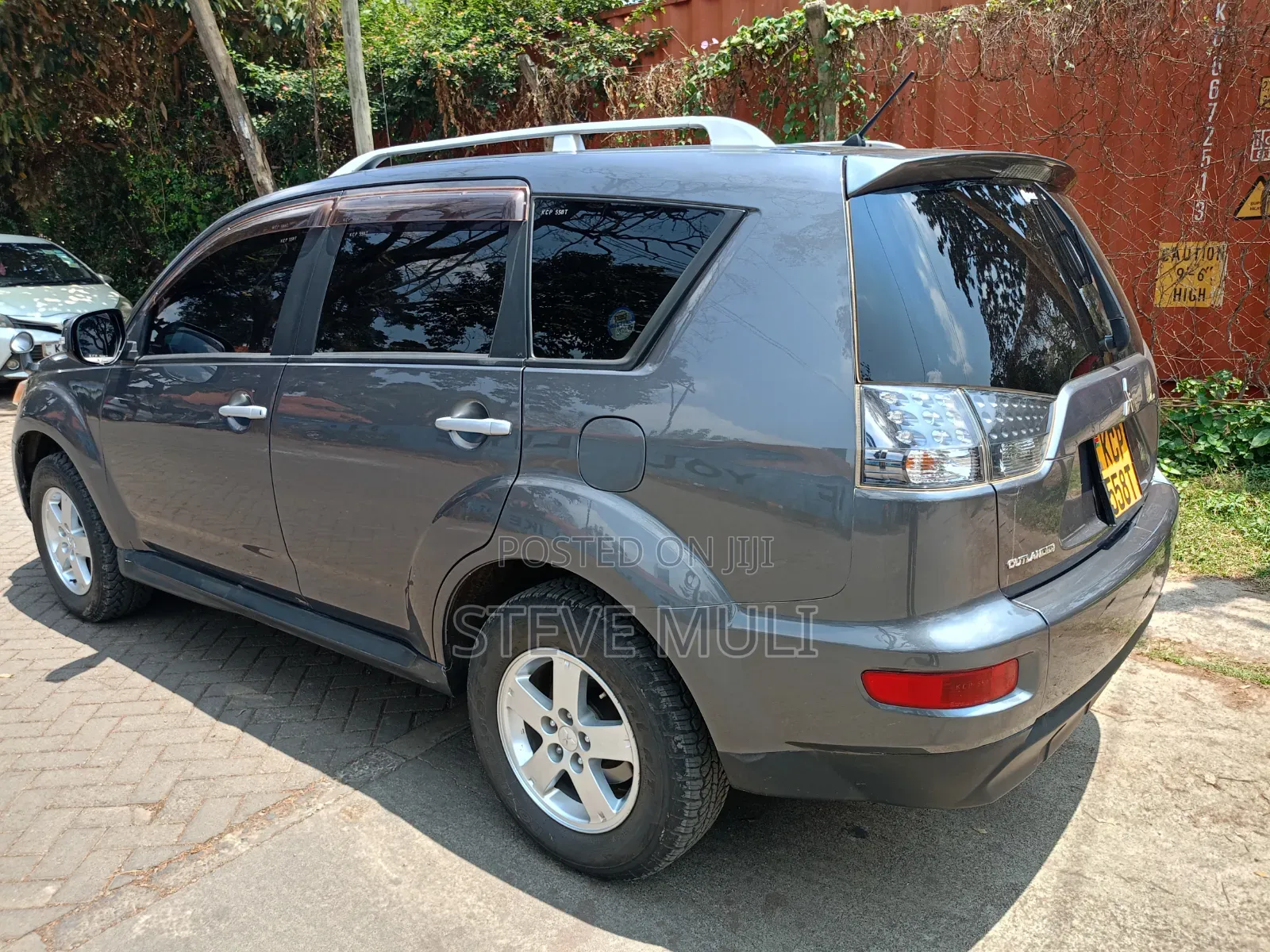 Mitsubishi Outlander 2011 Gray