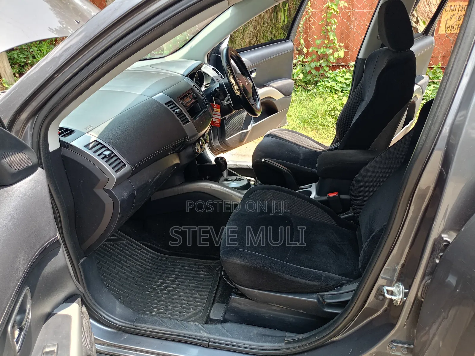 Mitsubishi Outlander 2011 Gray