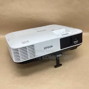 Epson PowerLite 2250U 5000-Lumen WUXGA 3LCD .