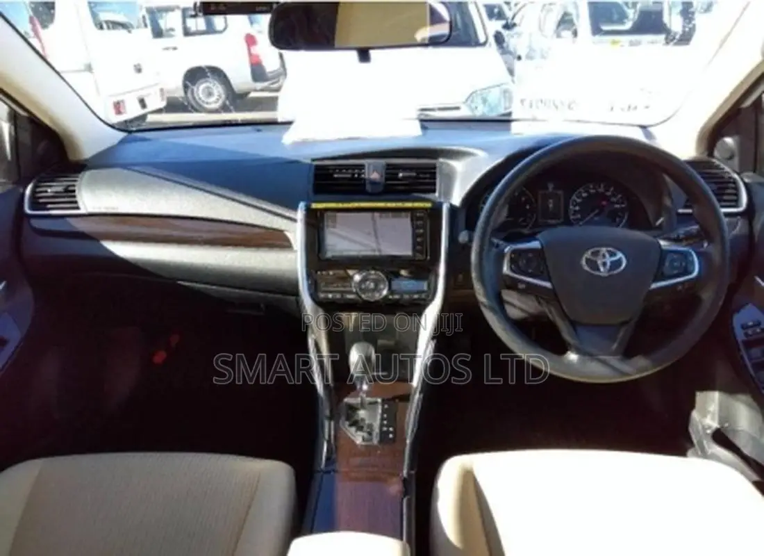 Toyota Premio 2020 Off white