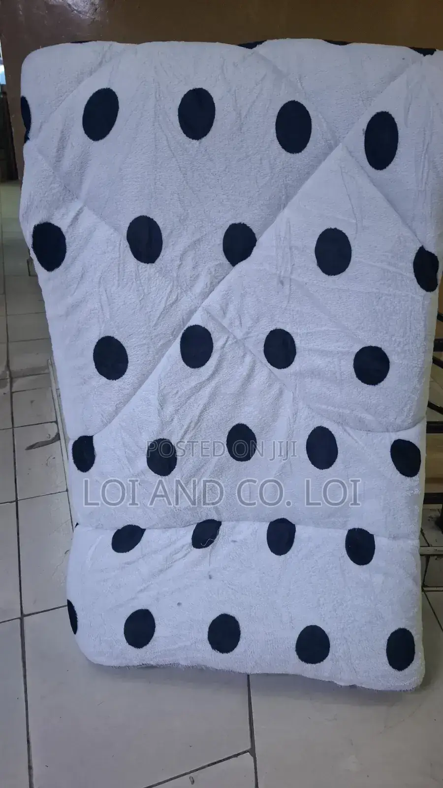 *Available Single Woolen Duvet*No Pillowcases No Bedsheets 5*6
