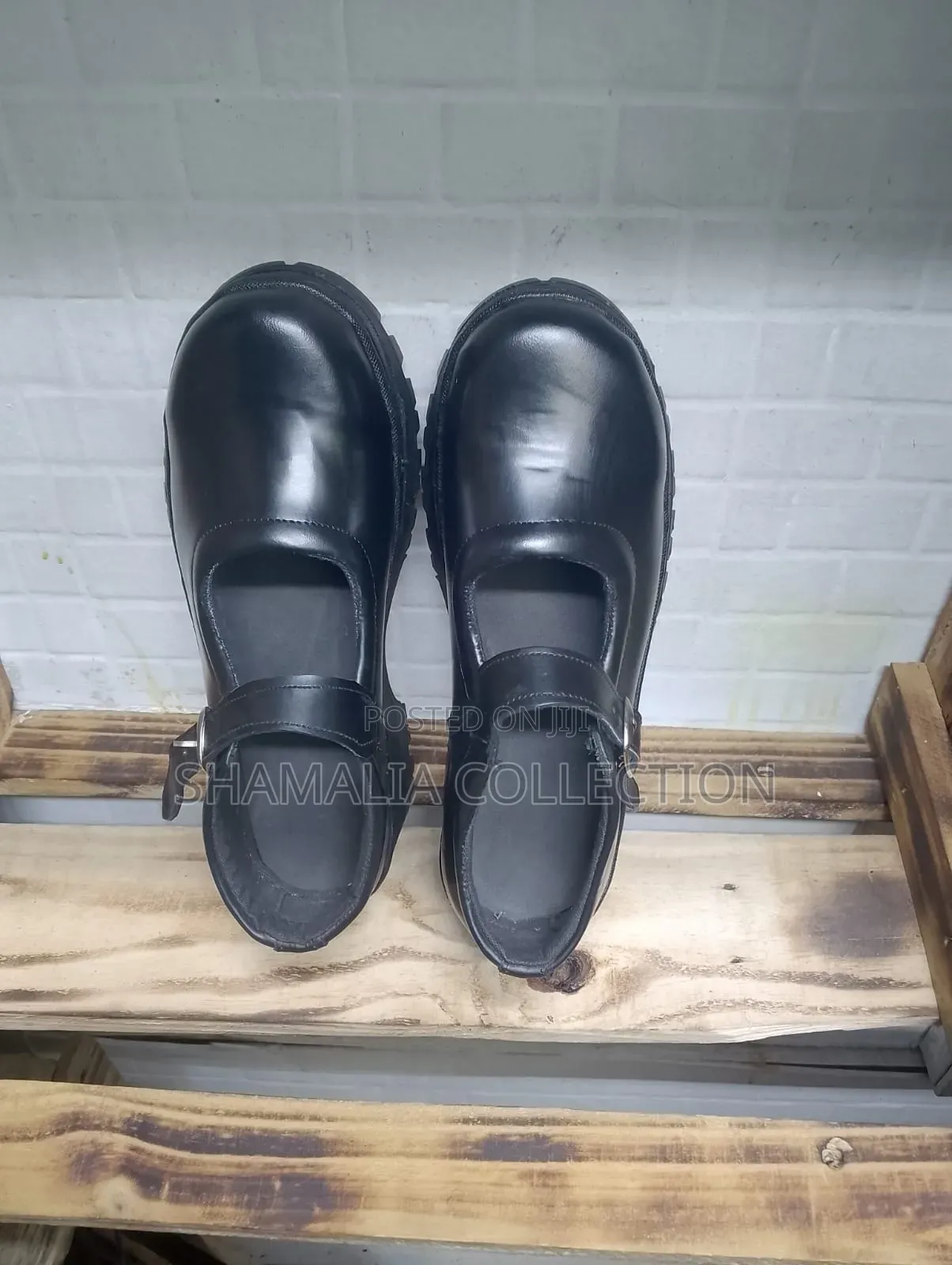 Durable Black Brown Leather Shoes – Buckle Strap Design