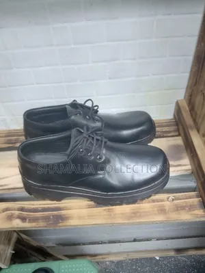 Durable Black Brown Leather Shoes – Buckle Strap Design
