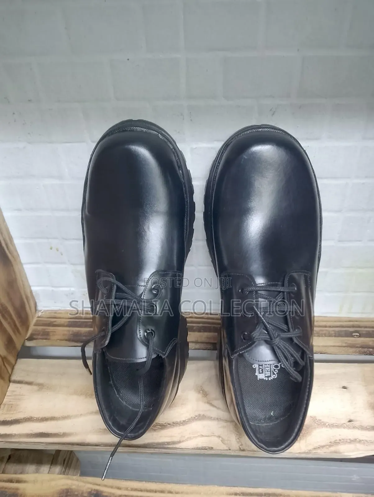 Durable Black Brown Leather Shoes – Buckle Strap Design