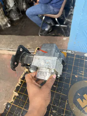 ABS Pump Hilux Revo 4G