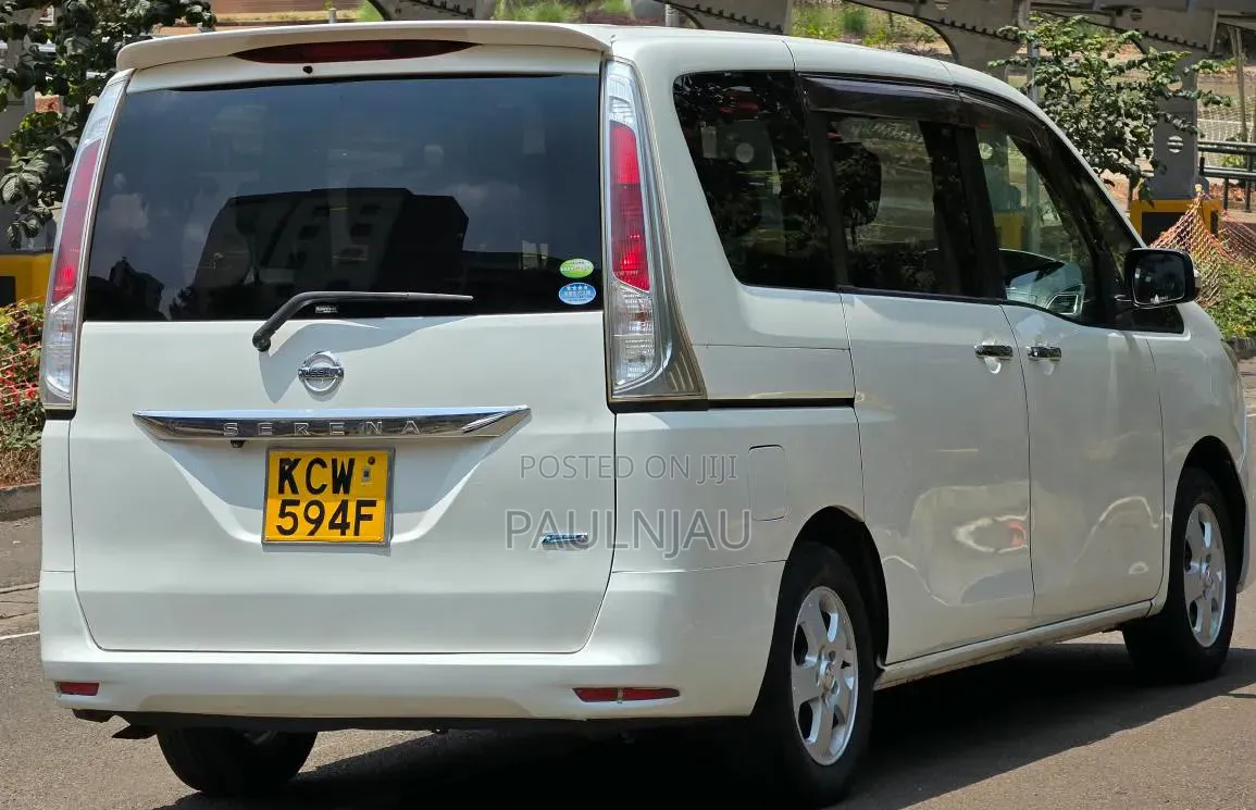 Nissan Serena 2012