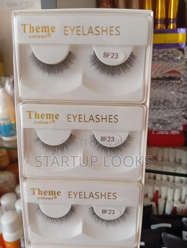 Natural Eyelashes Pair Glamorous - main view