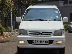 Toyota Kluger 2004