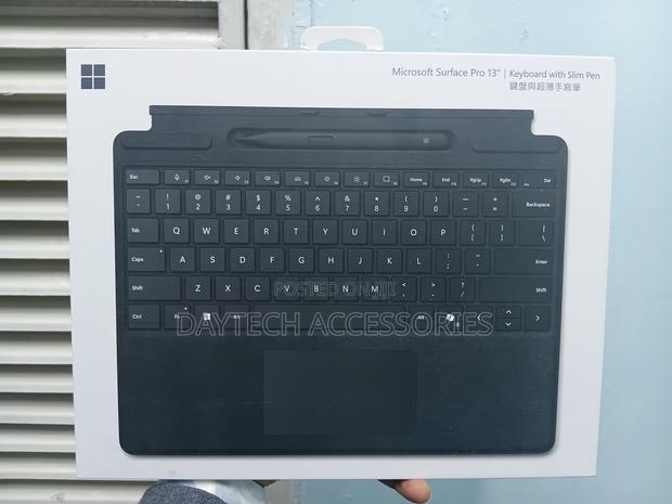 Microsoft Surface Pro 13" Keyboard With Slim Pen. - thumbnail 2