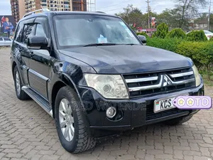Mitsubishi Pajero 2012 Black
