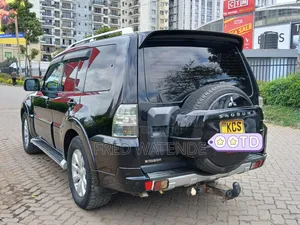 Mitsubishi Pajero 2012 Black