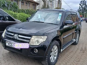 Mitsubishi Pajero 2012 Black