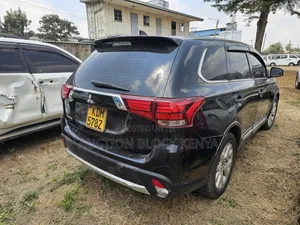 Mitsubishi Outlander 2016 Black