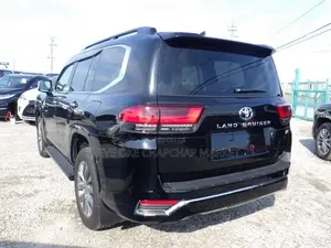Toyota Land Cruiser LC300 2023