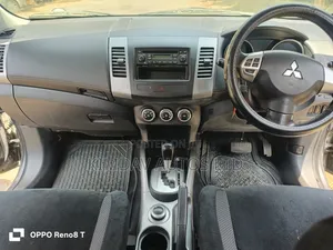 Mitsubishi Outlander 2011 Gray