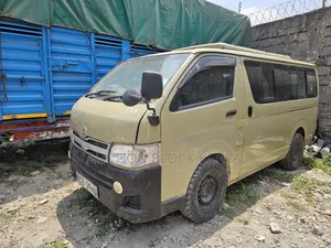 Toyota HiAce 2012