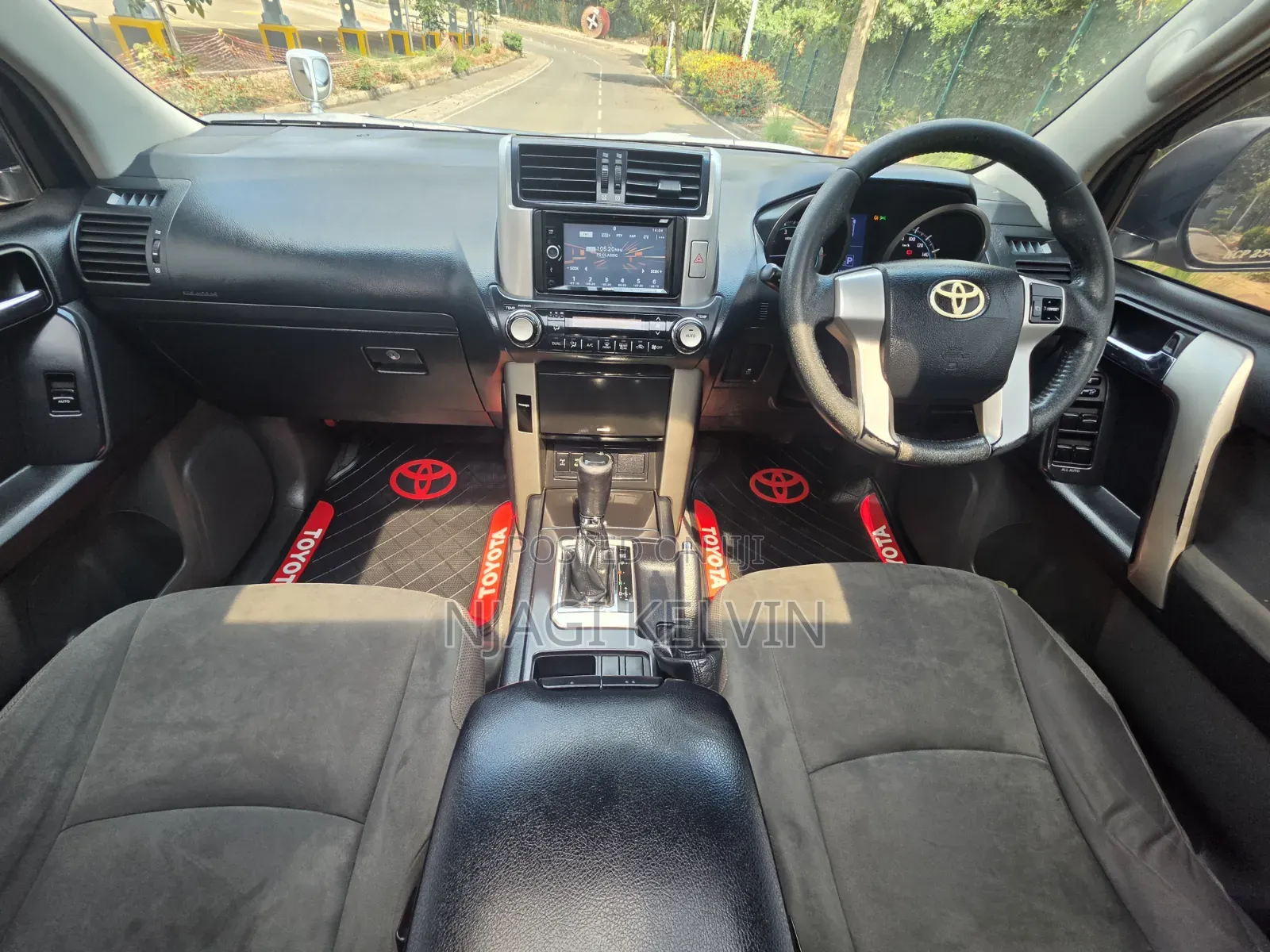 Toyota Land Cruiser Prado 4.0 Petrol TZ-G 2011 Silver