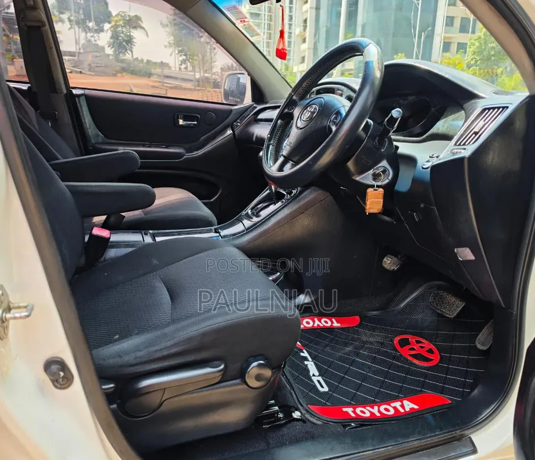 Toyota Kluger 2004