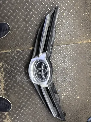 Auris 2014 Grill