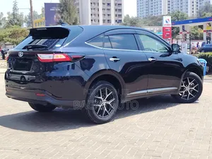 Toyota Harrier 2.0 2020