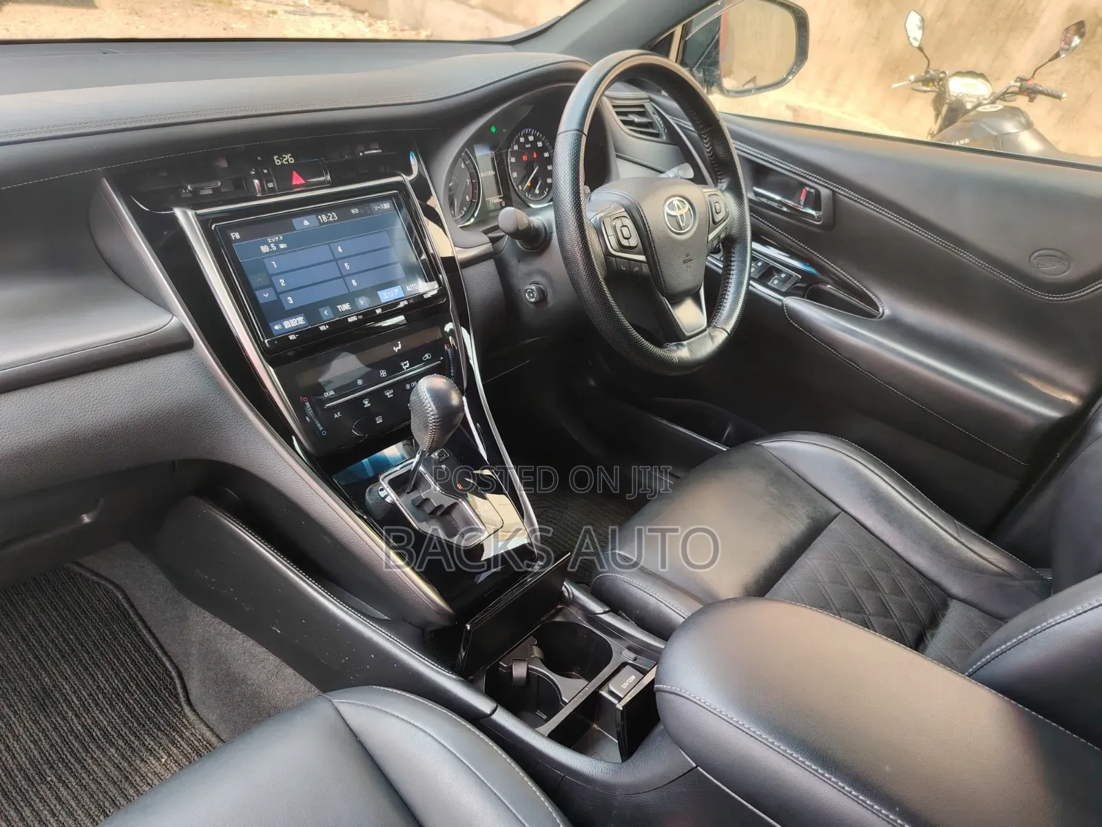 Toyota Harrier 2.0 2020