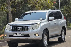 Toyota Land Cruiser Prado 2011 Silver