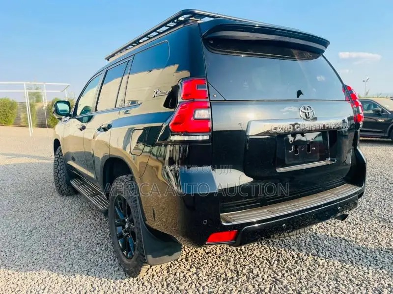 Toyota Land Cruiser Prado 2021 Black