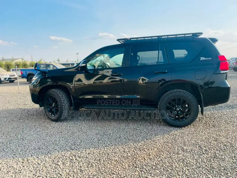 Toyota Land Cruiser Prado 2021 Black