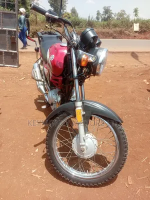 Yamaha YBR125 2010 Red