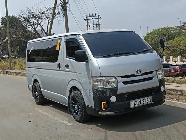 Toyota HiAce 2016 Silver