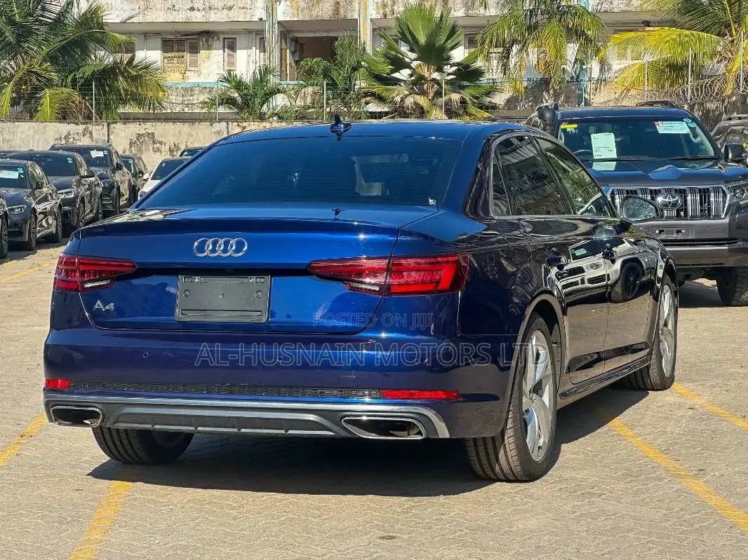 Audi A4 2.0T Premium FWD 2019 Blue