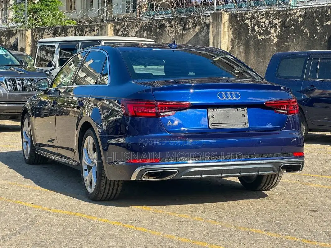 Audi A4 2.0T Premium FWD 2019 Blue