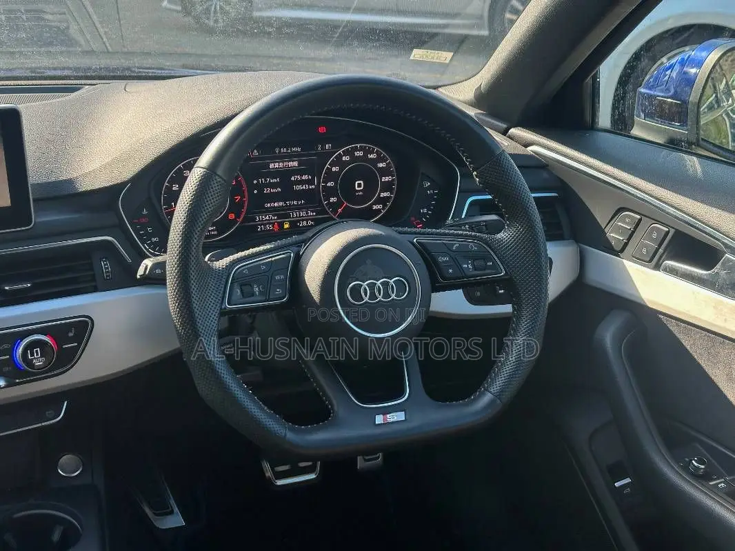 Audi A4 2.0T Premium FWD 2019 Blue