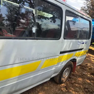 Toyota HiAce 2005