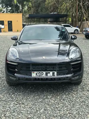 Porsche Macan GTS 2018 Black