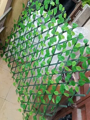 Adjustable Artificial Privacy Fence for Balconies and Garden Areas