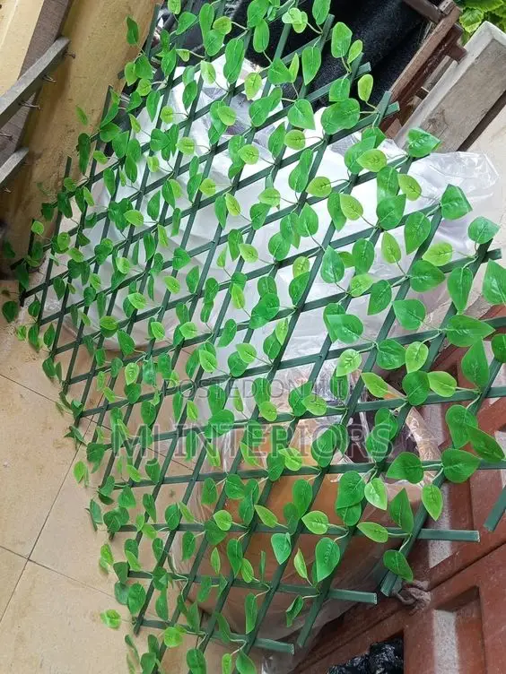 Adjustable Artificial Privacy Fence for Balconies and Garden Areas