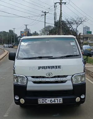 Toyota HiAce 2014 White
