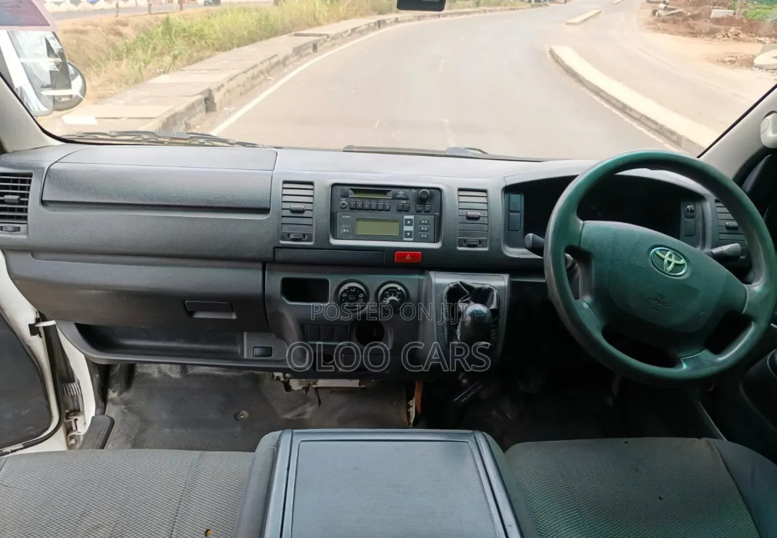 Toyota HiAce 2014 White