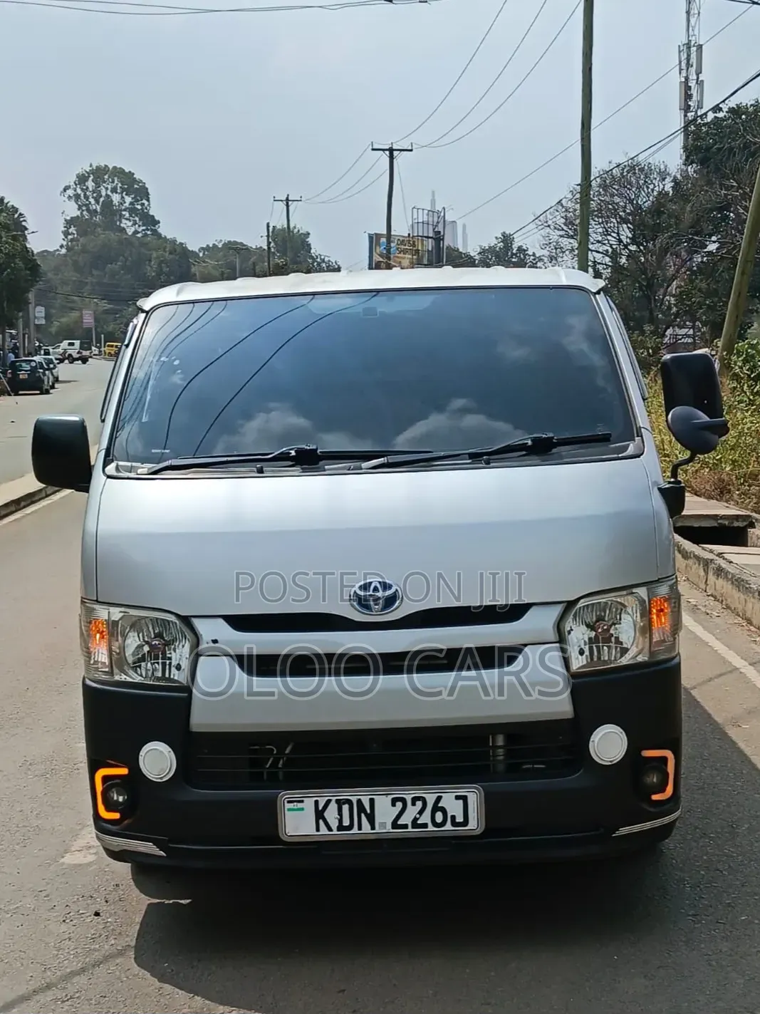 Toyota HiAce 2016 Silver