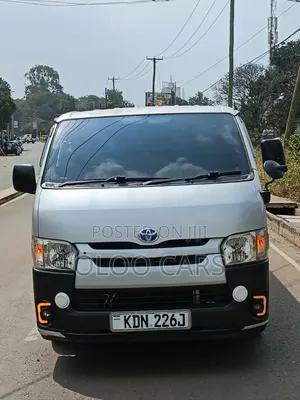 Toyota HiAce 2016 Silver