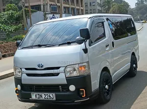 Toyota HiAce 2016 Silver