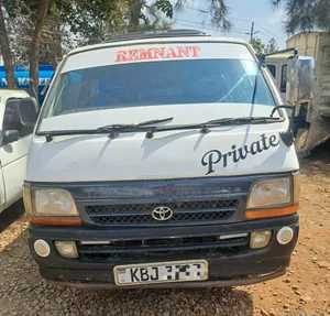 Toyota HiAce 2004 White