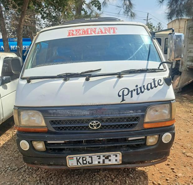 Toyota HiAce 2004 White